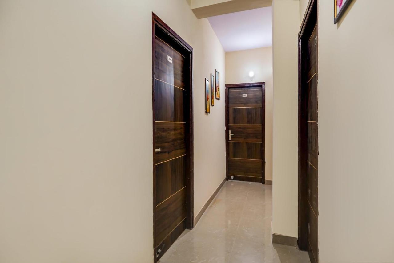 Oyo Flagship 75287 Pubg Residency Hotel New Delhi Exterior photo